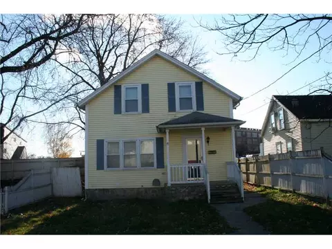 21 Snow St, Woonsocket, RI 02895 photo 1