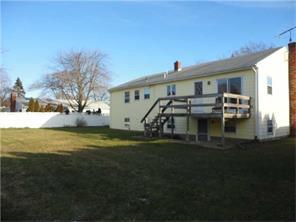 61 Crowfield Dr, Warwick, RI 02888 photo 2