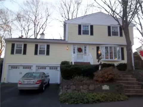 280 Boulder View Dr, Warwick, RI 02886 photo 2