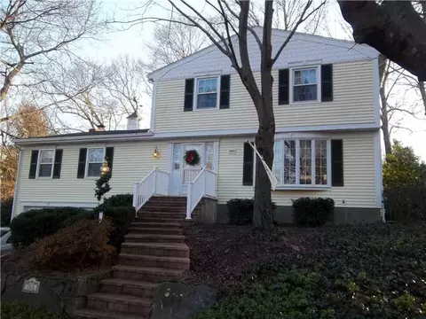 280 Boulder View Dr, Warwick, RI 02886 photo 1