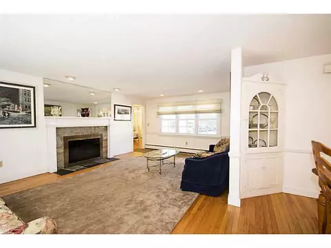 1 Apple Tree Ln, Warwick, RI 02888 photo 3