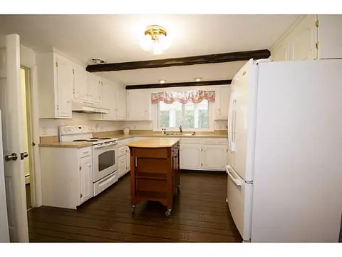 1 Apple Tree Ln, Warwick, RI 02888 photo 8