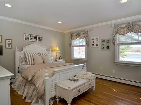 1020 Buttonwoods Ave, Warwick, RI 02886 photo 17