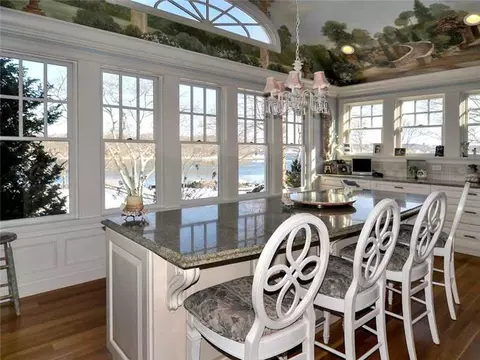 1020 Buttonwoods Ave, Warwick, RI 02886 photo 14