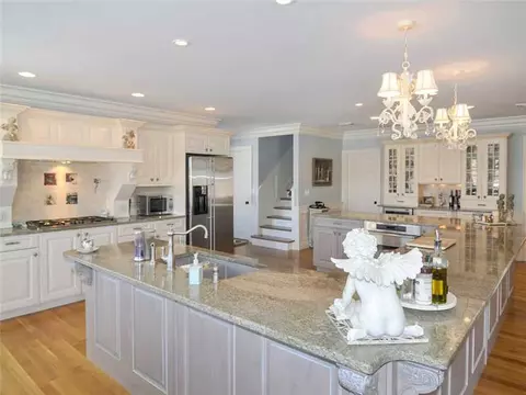 1020 Buttonwoods Ave, Warwick, RI 02886 photo 12
