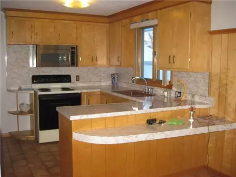 65 Read Ave, Coventry, RI 02816 photo 4