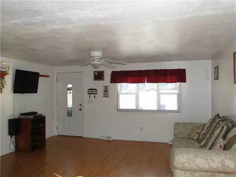 141 Heath Ave, Warwick, RI 02888 photo 6