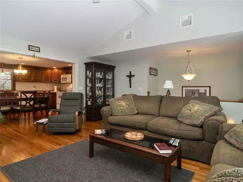 157 Star Ave, Woonsocket, RI 02895 photo 4