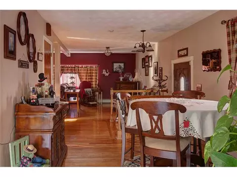 30 Wilcox St, Fall River, MA 02724 photo 4