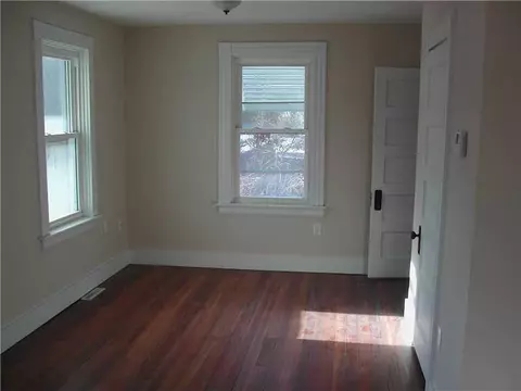 85 Oakside St, Warwick, RI 02889 photo 3