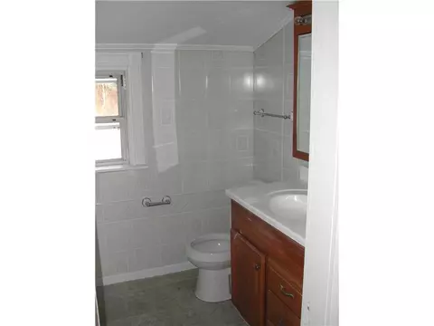 85 Oakside St, Warwick, RI 02889 photo 5