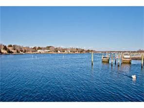 41 Avondale Rd, Westerly, RI 02891 photo 3