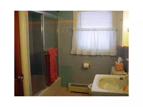 75 Orms St, Pawtucket, RI 02861 photo 4