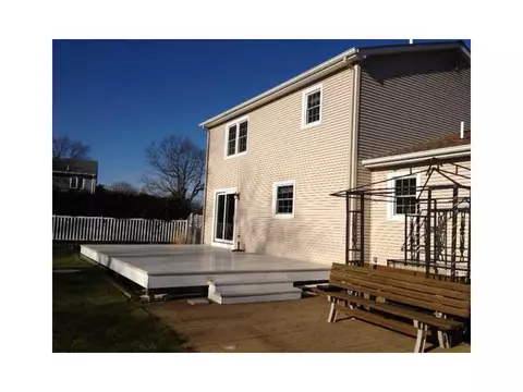34 Harborview Dr, Warwick, RI 02889 photo 3