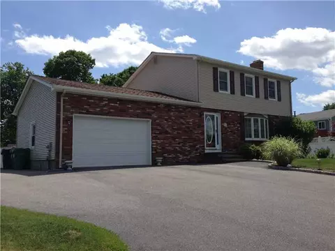 34 Harborview Dr, Warwick, RI 02889 photo 2