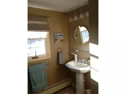 34 Harborview Dr, Warwick, RI 02889 photo 6