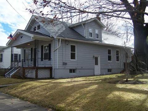 67 Oakton St, Woonsocket, RI 02895 photo 1