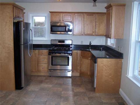 67 Oakton St, Woonsocket, RI 02895 photo 2