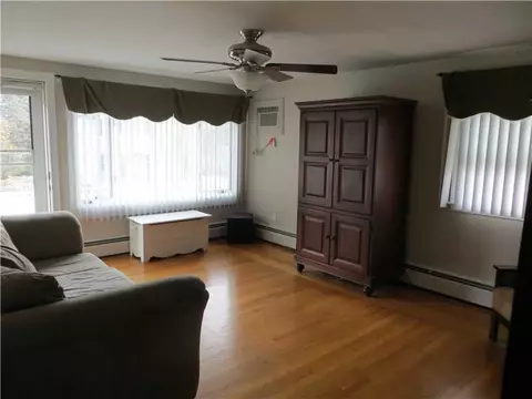 77 Vivian St, Woonsocket, RI 02895 photo 5