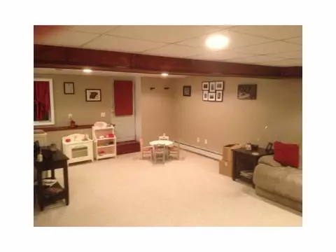 77 Vivian St, Woonsocket, RI 02895 photo 14