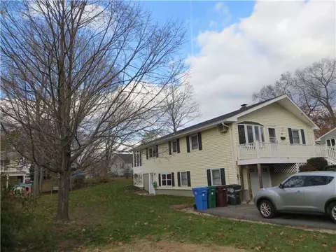 77 Vivian St, Woonsocket, RI 02895 photo 2
