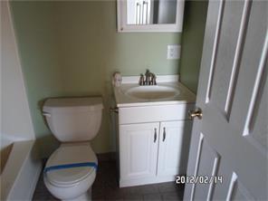 990 Logee St, Woonsocket, RI 02895 photo 9