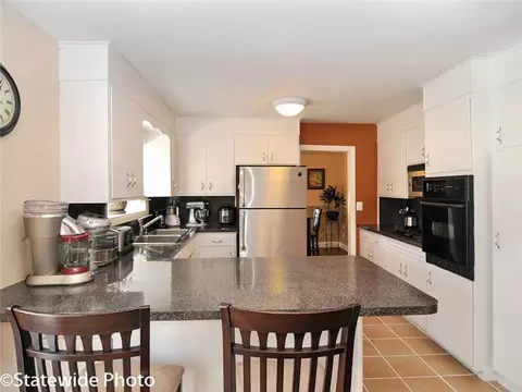82 Model Ave, Warwick, RI 02889 photo 8