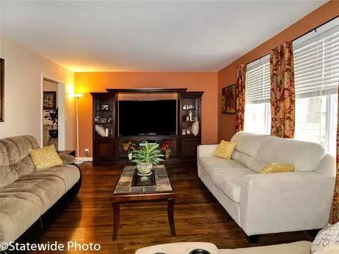 82 Model Ave, Warwick, RI 02889 photo 5