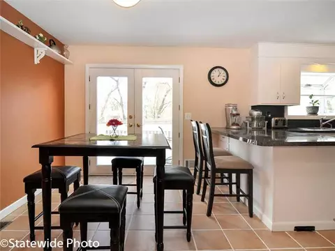 82 Model Ave, Warwick, RI 02889 photo 13