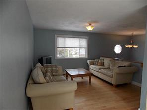 31 Bokar St, Warwick, RI 02886 photo 3