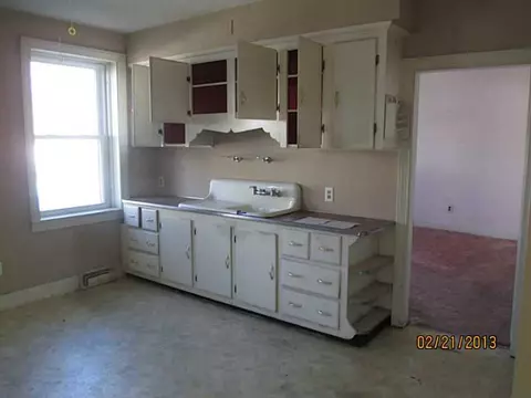 95 Farm St, Woonsocket, RI 02895 photo 4