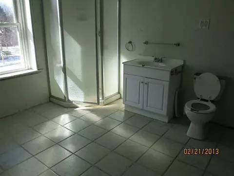 95 Farm St, Woonsocket, RI 02895 photo 9