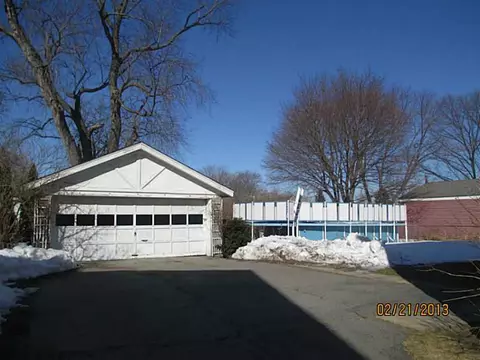 95 Farm St, Woonsocket, RI 02895 photo 2
