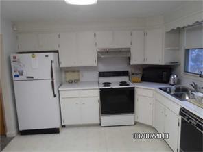 38 Castle Cir, Woonsocket, RI 02895 photo 4