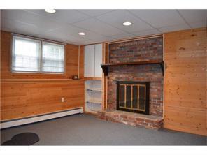 22 Lilac Ave, Woonsocket, RI 02895 photo 14