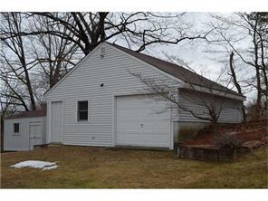 22 Lilac Ave, Woonsocket, RI 02895 photo 3
