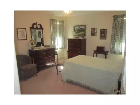 153 Vaughn Ave, Warwick, RI 02886 photo 5