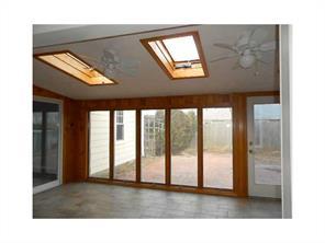 70 Honeysuckle Rd, Warwick, RI 02888 photo 6