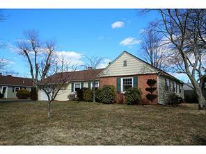 70 Honeysuckle Rd, Warwick, RI 02888 photo 1