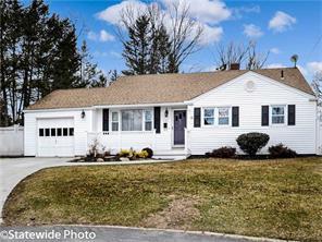 130 Aspinet Dr, Warwick, RI 02888 photo 1