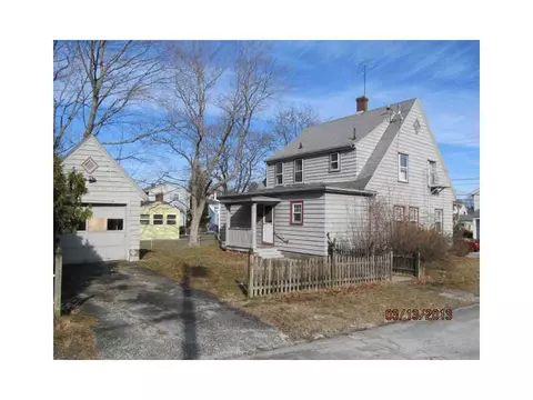 363 Ballou St, Woonsocket, RI 02895 photo 2