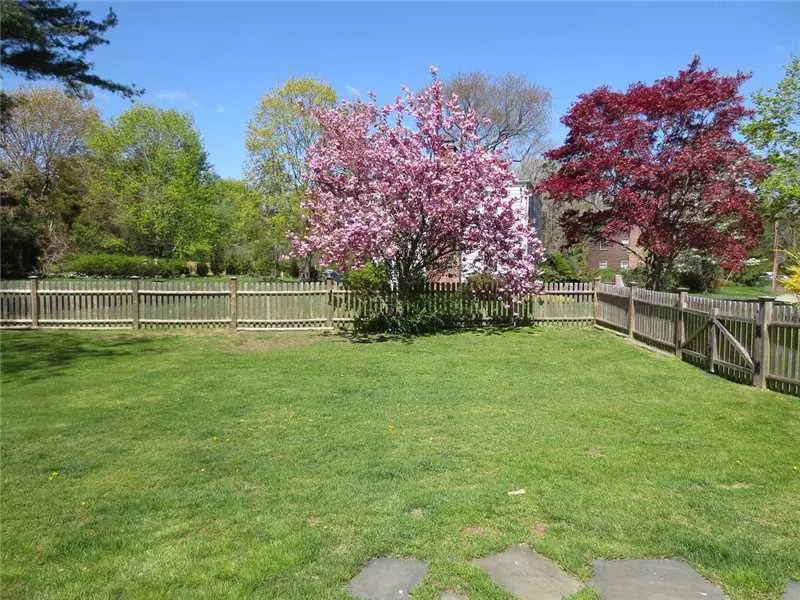  2 Glenfield Rd, Barrington, RI 02806 photo 23