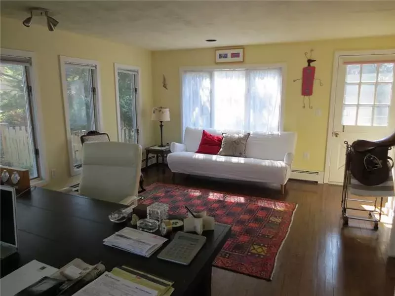  2 Glenfield Rd, Barrington, RI 02806 photo 11