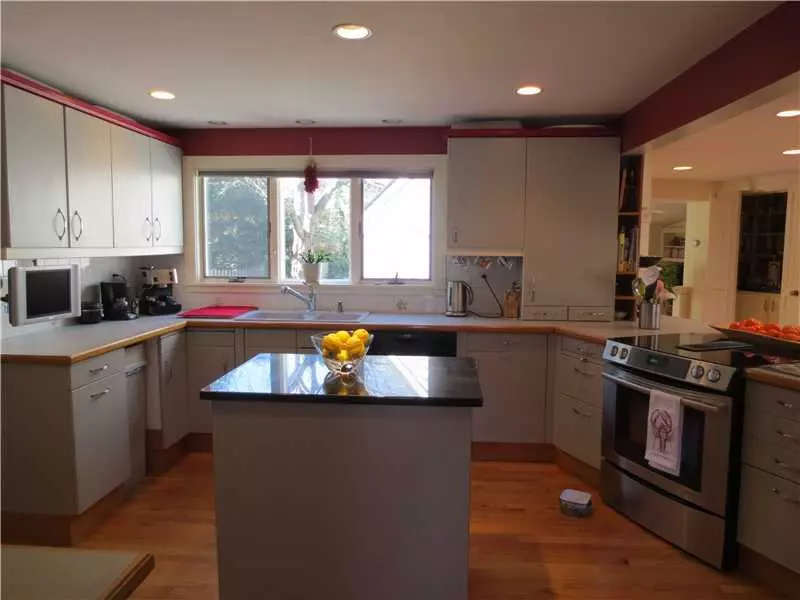  2 Glenfield Rd, Barrington, RI 02806 photo 4