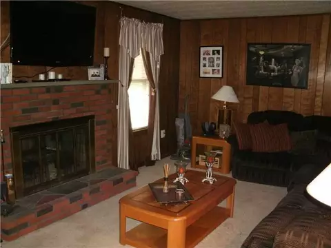 40 Unity St, Woonsocket, RI 02895 photo 3