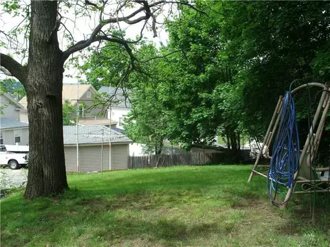 40 Unity St, Woonsocket, RI 02895 photo 6