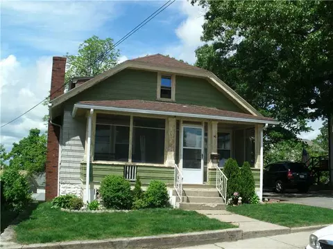 40 Unity St, Woonsocket, RI 02895 photo 2