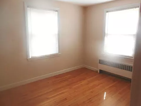 255 Lansdowne Rd, Warwick, RI 02888 photo 9
