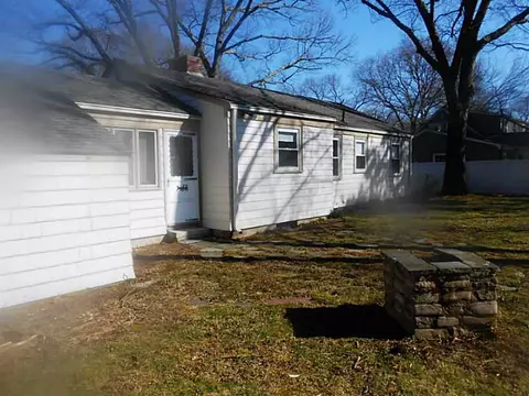 255 Lansdowne Rd, Warwick, RI 02888 photo 2