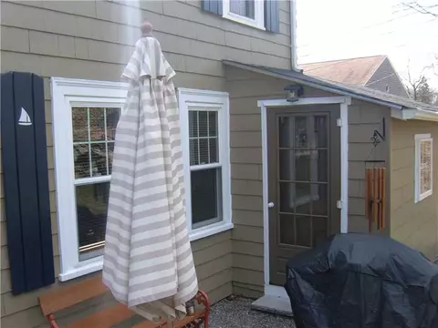 37 Laurel Ln, Warren, RI 02885 photo 17
